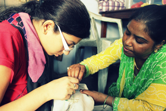 Learning the tricks of Chikankari from Artist
