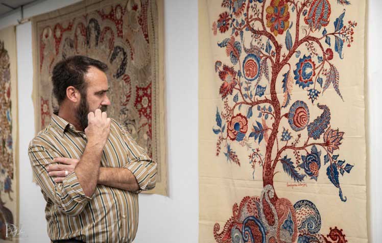 visitors-in-exhibition
