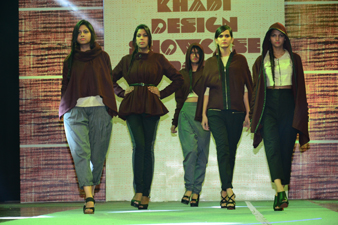 UP-Gov.-Khadi-Project-fashion-show-by-students-01